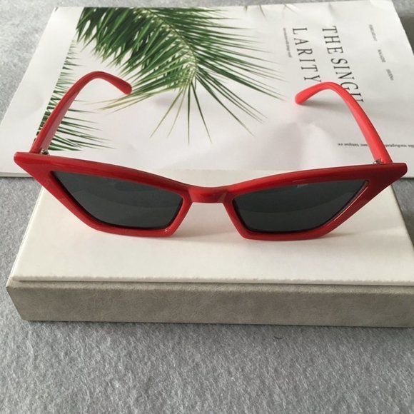 Fashion Sunglasses for Women and Men - Picture 4 of 4